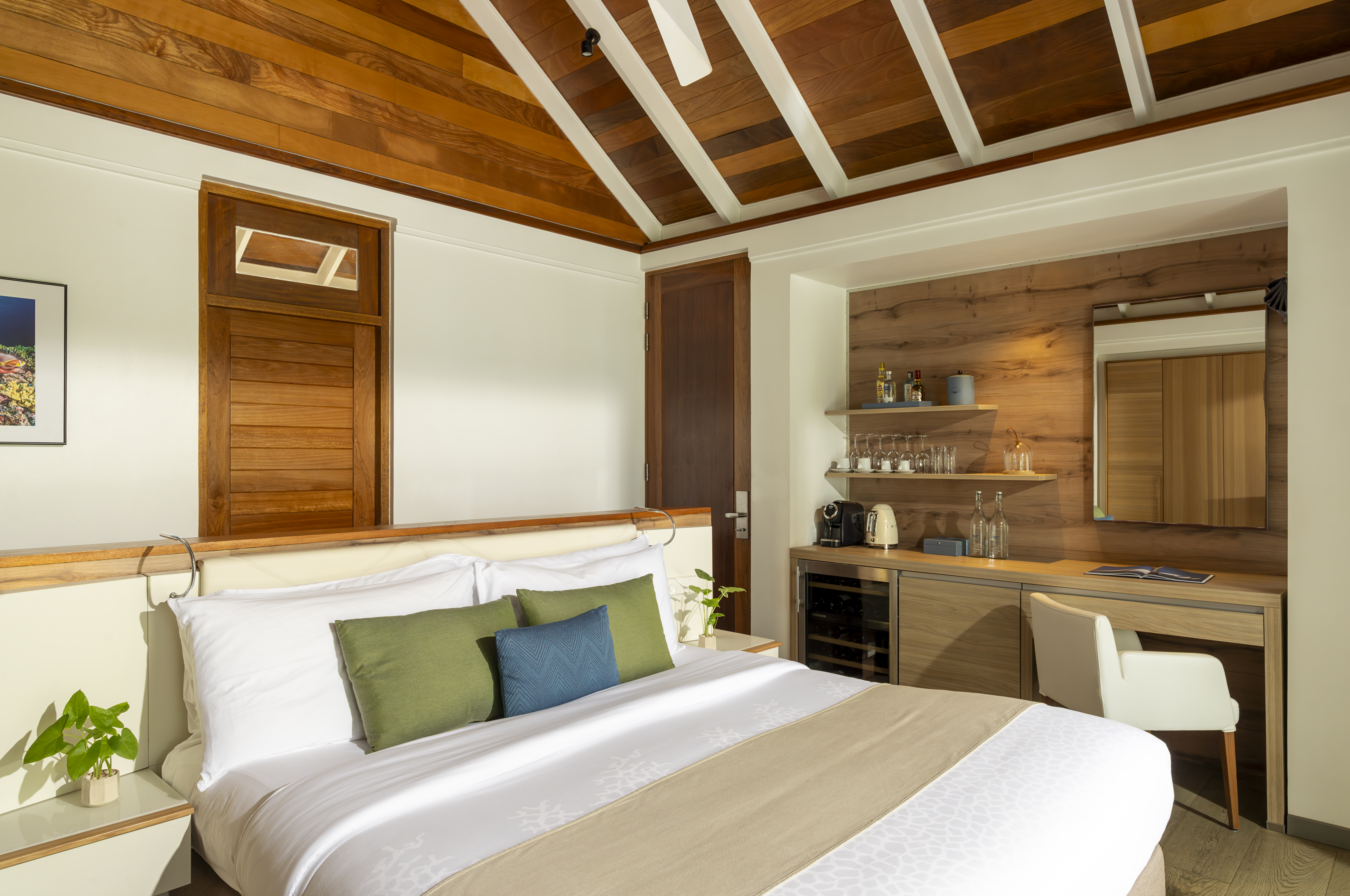 Kandolhu Maldives - Beach Villa Interior View